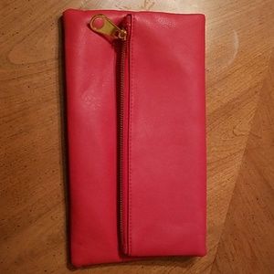 Red clutch